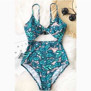 NWT Cupshe leaves print one piece swimsuit